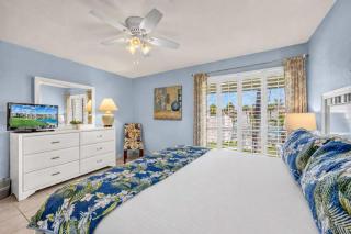 Dans Florida Condos Sea Life at Runaway Bay - 8