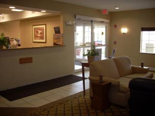 Candlewood Suites Windsor Locks by IHG - 9