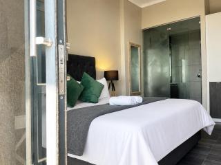 Menlyn Apartment - 2 Bedroom Apartment - Pretoria - 1