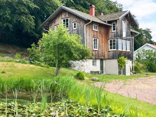 4 star holiday home in UDDEVALLA - Uddevalla - 0