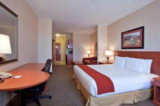 Holiday Inn Express Airdrie by IHG - 4