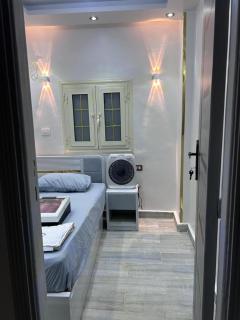 Modern downtown flat with side sea view balcony with Air condition and free wifi - 2