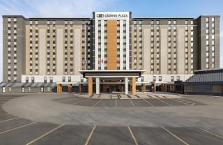 Crowne Plaza Toronto Airport by IHG - 3