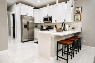 Spacious 3BR Duplex,Free Parking,Near Downtown & IAH - 5