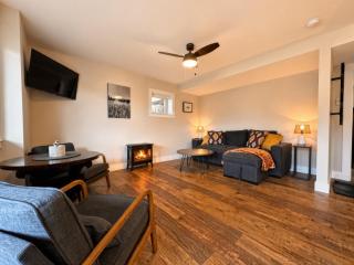 Charming 1 bedbath Suite in waterfront Cottage - 9