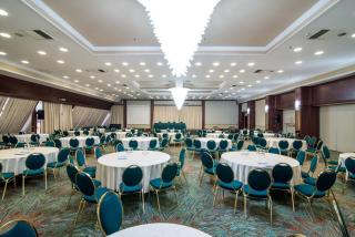 Holiday Inn Skopje by IHG - 8
