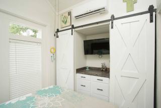 Simply Southern Tiny House Retreat - 2