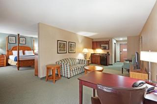 Holiday Inn Express & Suites Meriden by IHG - 9