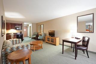 Holiday Inn Express & Suites Meriden by IHG - 6