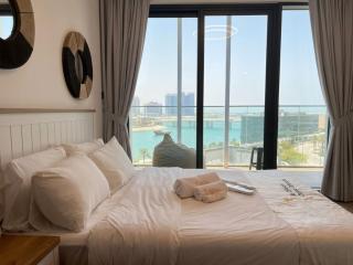 Maryah Vista 1BR - Waterfront Luxury Retreat - 9