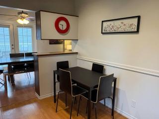 Edgemont Retreat - Spacious, Family-Friendly House - 4