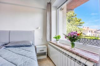 Apt Smode with Panoramic Balcony - Happy Rentals - 5
