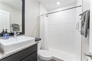 Chic King Bed 1BR Suite 5 Min to DT w pool - 2
