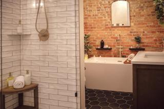 Boutique 2BR Loft, Soaking Tub & Fireplace by Cross-Key Vacation Rentals - 8