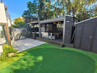 Home on Hagley with Spa Pool & two car parks - 6
