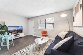 Charming King Bed 1BR 5 Min to DT w pool - 3