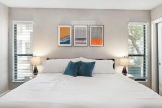 Charming King Bed 1BR 5 Min to DT w pool - 2