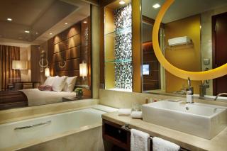 Crowne Plaza Yantai Sea View by IHG - 7
