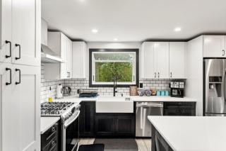 Mountain Ridge Retreat with hot tub & fire pit - 7