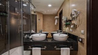 Hotel Crowne Plaza Madrid Airport - 9