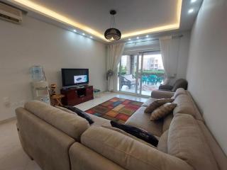 Luxury Amwaj Unit with Garden - 0