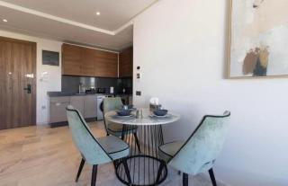 Stylish 1BR in Maarif - Balcony & Private Parking - 3