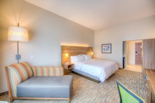Holiday Inn Express & Suites - Remington by IHG - 1