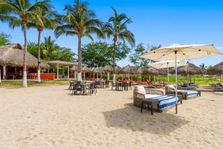 Ocean-view 1BR condo in La Cruz with pool, gym, AC, and full kitchen. - 4