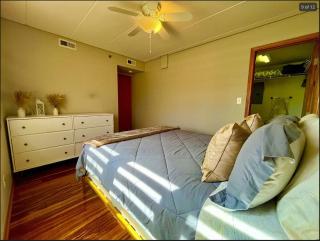 Modern 1-Bedroom Condo with Private Parking - 2