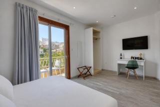 Valley View - Private Room with Balcony By SF Homes R4 - 5