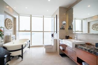Crowne Plaza Zhenjiang by IHG - 3