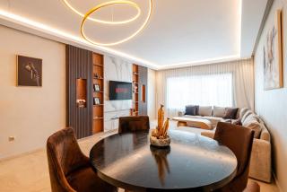 Spacious 3BR with Private Terrace & Parking - Racine - 9