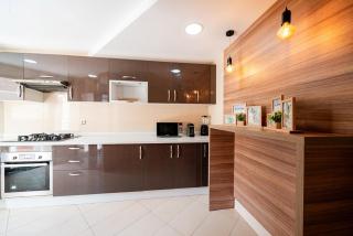 Spacious 3BR with Private Terrace & Parking - Racine - 3