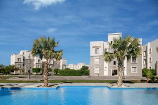 Luxury Amwaj Unit with Garden - 9