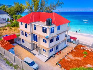 Uroa Beachfront 2BR Apartment with Sea View - Uroa - 0