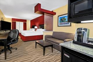 Holiday Inn Express & Suites Cotulla by IHG - 9