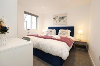 Cardiff Central Luxury Apartment with Balcony with Hot Tub and Free Parking - 7