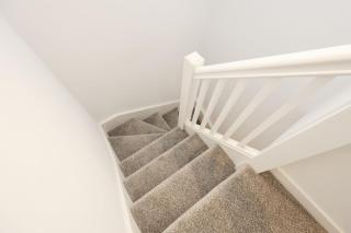 Cardiff Central Luxury Apartment with Balcony with Hot Tub and Free Parking - 5