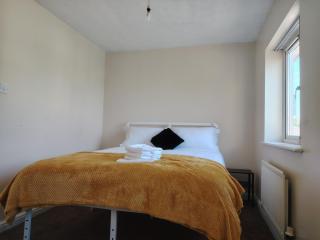 2 Bedroom Stay Perfect for Work, Study & Travel - 7
