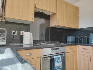2 Bedroom Stay Perfect for Work, Study & Travel - 6