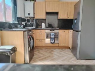 2 Bedroom Stay Perfect for Work, Study & Travel - 4