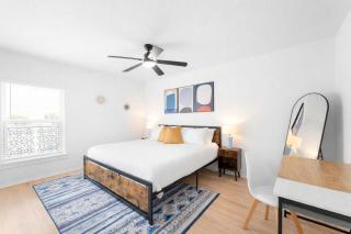Central 2BR king suite close to UT Moody Center - 8