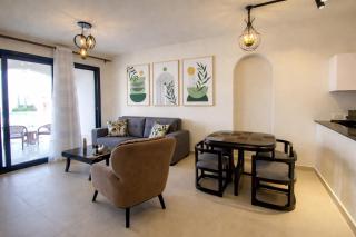Stylish Makadi Heights 2BR Chalet Lagoon-front - 4