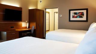 Holiday Inn Express & Suites Downtown Louisville by IHG - 9