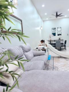 Huwayna Private Pool Homestay M U S L I M sahaja - 4