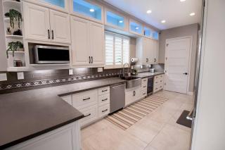 4BR Downtown Home Perfect Location with EV Garage - 7