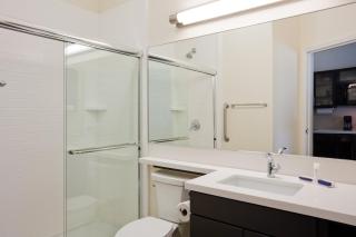 Candlewood Suites Dickinson by IHG - Dickinson - 9