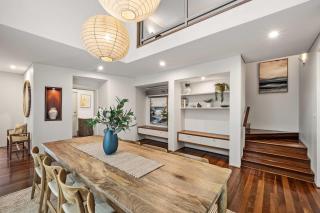 Coastal Rhythms - A Sophisticated Seaside Retreat - 1