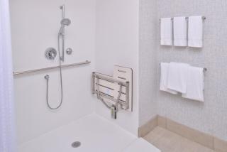 Holiday Inn Express & Suites Omaha Airport by IHG - 9