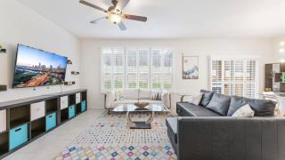 Close to CotA & Downtown Spacious & Cozy 4BR - 0